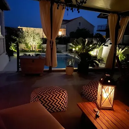 Villa Nana With Pool Apartment *