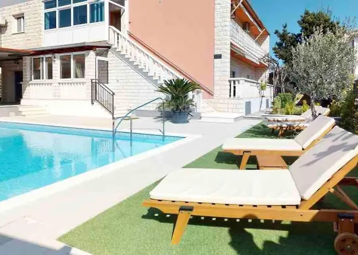 Nana With Pool
