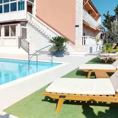 Nana With Pool
